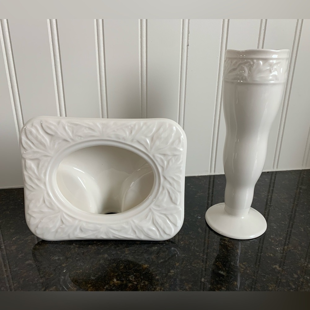 Narumi Bone Fine China (Japan) picture frame and Vase gift set